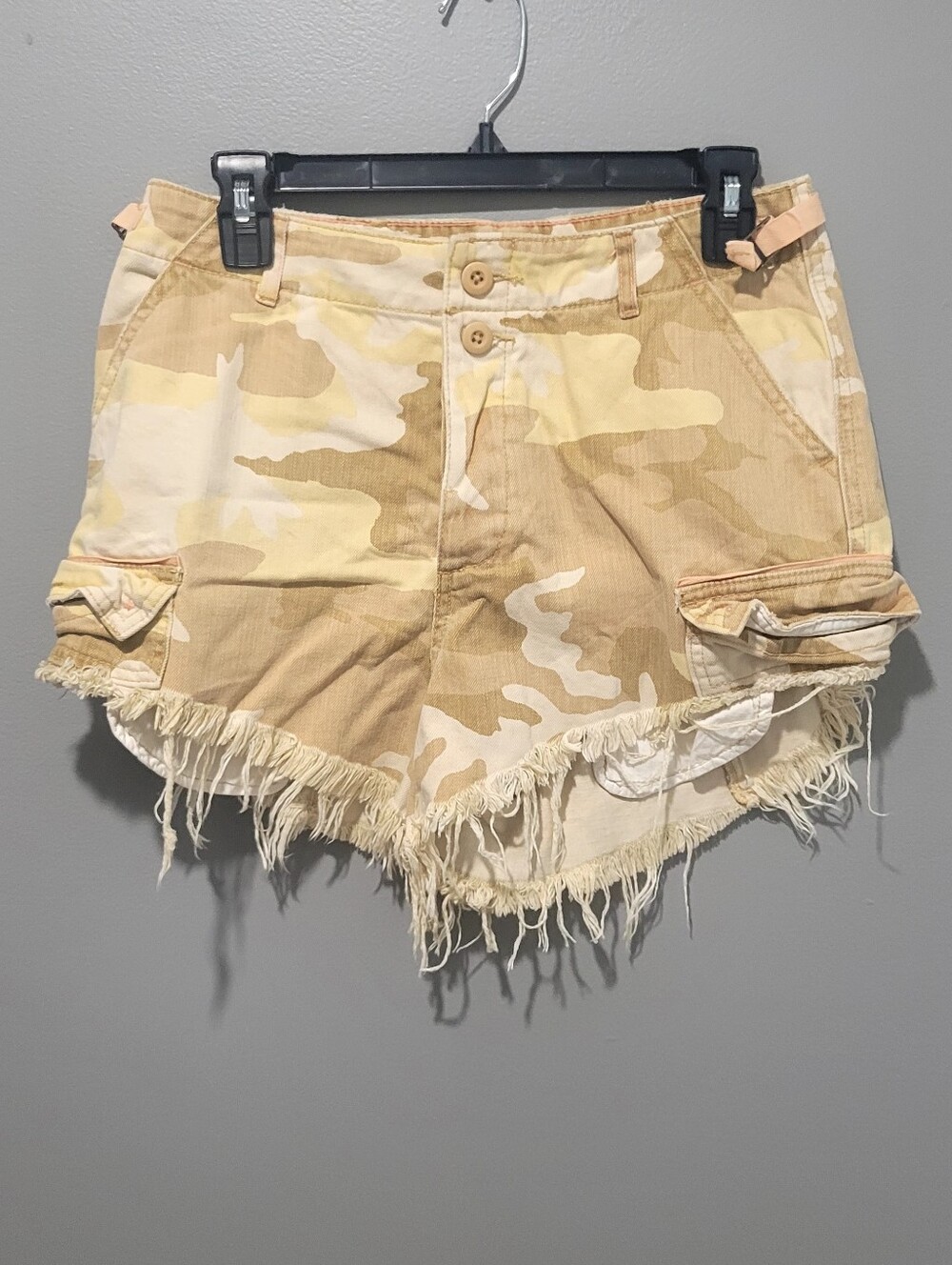 We The Free $148 Free People Boho Camo High Waisted Cargo Shorts Sz 6